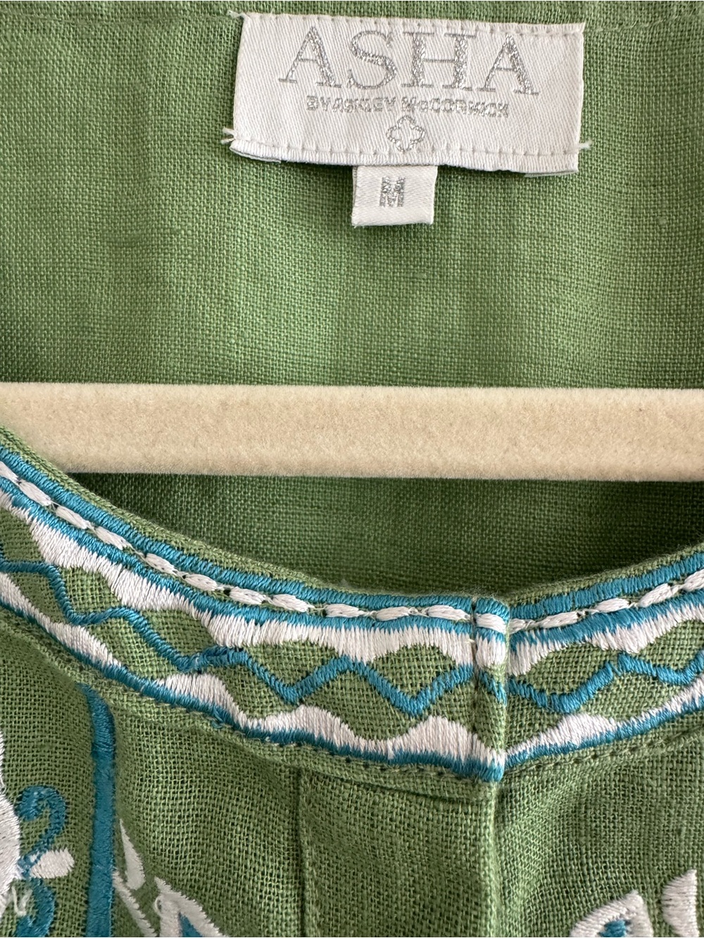 Lucia dress by ASHA emerald green linen with blue embroidery! Perfect dress! - Picture 8 of 9